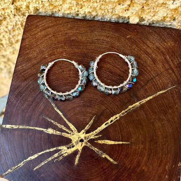 Vintage Hoop Earring in Sterling Silver with Aurora Borealis Beads - Picture 8 of 8